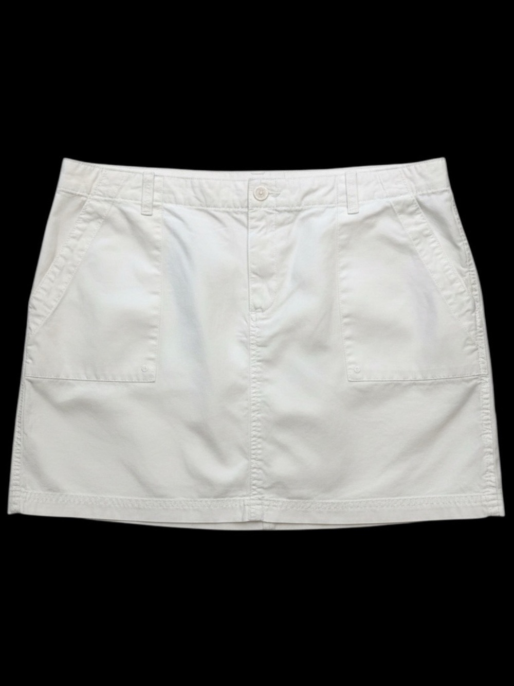 Gap White Utility Skirt, deep front pockets, & secure back pockets. 100% cotton.